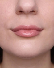 Carica l&#39;immagine nel visualizzatore di Gallery, TWIST &amp; GO – Nourishing lipstick pencil
